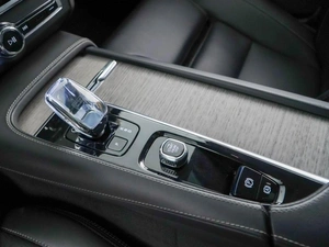 Седан Volvo S90 2023 года, 4599050 рублей, Москва