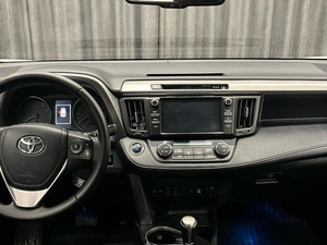 Внедорожник Toyota RAV4 2018 года, 2379000 рублей, Красноярск