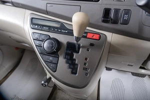 Минивэн Toyota Isis 2009 года, 1229000 рублей, Томск