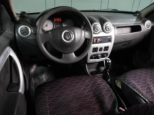 Седан Renault Logan 2010 года, 529000 рублей, Воронеж