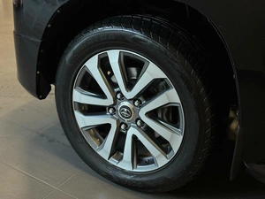 Внедорожник Toyota Land Cruiser 2017 года, 5897000 рублей, Красноярск