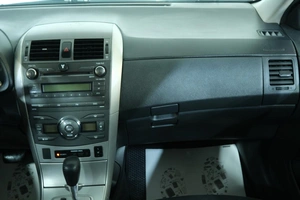 Седан Toyota Corolla 2010 года, 839000 рублей, Омск