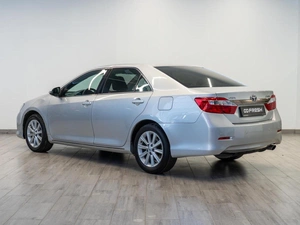 Седан Toyota Camry 2013 года, 1579000 рублей, Саратов