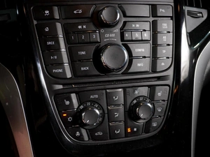 Седан Opel Astra 2014 года, 999000 рублей, Воронеж