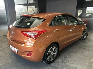 Хетчбэк Hyundai i30 2016 года, 1295000 рублей, Абакан