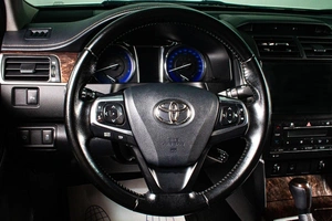 Седан Toyota Camry 2017 года, 2679000 рублей, Сургут