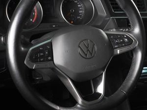 Внедорожник Volkswagen Tiguan 2021 года, 2920000 рублей, Красный Пахарь