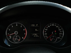 Седан Volkswagen Jetta 2011 года, 935000 рублей, Волгоград