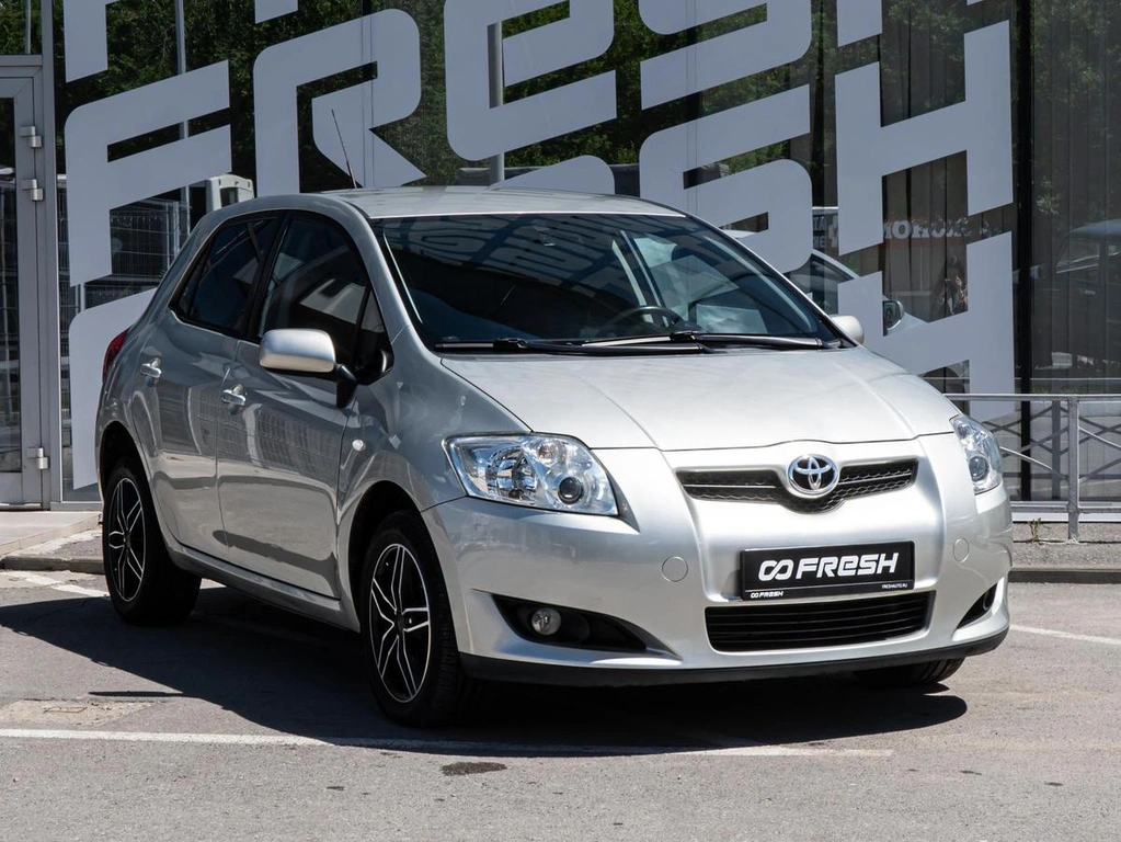 Хетчбэк Toyota Auris 2008 года, 899000 рублей, Волгоград
