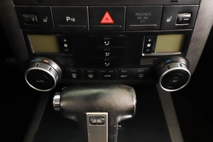 Внедорожник Volkswagen Touareg 2008 года, 1039000 рублей, Пермь