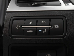 Седан Hyundai Genesis 2016 года, 2099000 рублей, Тюмень