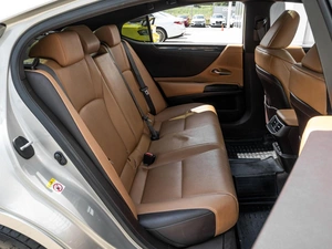 Седан Lexus ES 2018 года, 2770000 рублей, Ставрополь