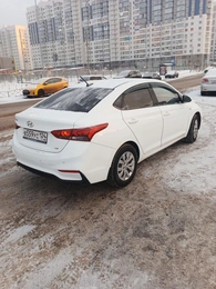 Седан Hyundai Solaris 2017 года, 1155555 рублей, Красноярск