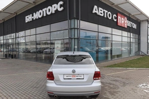 Седан Volkswagen Polo 2016 года, 1160000 рублей, Мирное