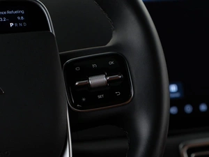 Внедорожник Li Auto L9 2023 года, 5657077 рублей, Москва