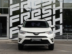 Внедорожник Toyota RAV4 2017 года, 2500000 рублей, Волгоград