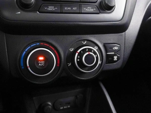 Хетчбэк Kia Rio 2014 года, 999999 рублей, Москва