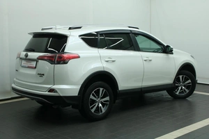 Внедорожник Toyota RAV4 2016 года, 2597000 рублей, Красноярск