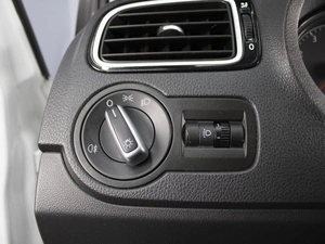 Седан Volkswagen Polo 2017 года, 950000 рублей, Омск