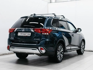 Внедорожник Mitsubishi Outlander 2019 года, 2199000 рублей, Красноярск