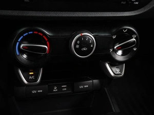 Седан Kia Rio 2018 года, 1419000 рублей, Воронеж