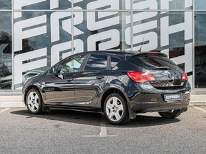 Хетчбэк Opel Astra 2012 года, 760000 рублей, Краснодар