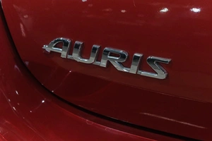 Хетчбэк Toyota Auris 2015 года, 1299000 рублей, Новокузнецк