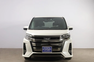 Минивэн Toyota Noah 2019 года, 2799000 рублей, Новосибирск
