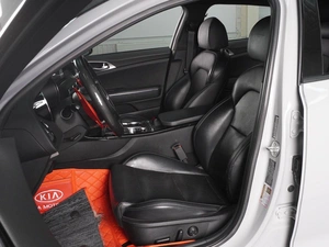 Лифтбек Kia Stinger 2021 года, 3339000 рублей, Красный Пахарь