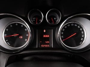 Внедорожник Opel Mokka 2014 года, 979000 рублей, Тюмень