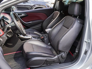 Хетчбэк Opel Astra GTC 2013 года, 990000 рублей, Краснодар