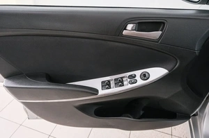 Седан Hyundai Solaris 2015 года, 749000 рублей, Красноярск