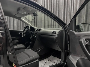 Седан Volkswagen Polo 2012 года, 749000 рублей, Ачинск