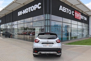 Внедорожник Renault Kaptur 2016 года, 1300000 рублей, Мирное