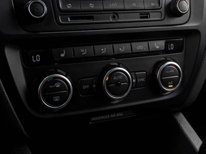 Седан Volkswagen Jetta 2013 года, 899000 рублей, Тюмень