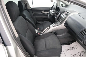 Хетчбэк Toyota Auris 2007 года, 689000 рублей, Красноярск