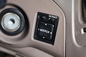 Внедорожник Toyota Harrier 1999 года, 979000 рублей, Новосибирск