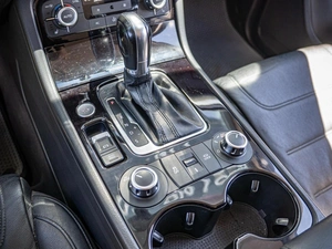 Внедорожник Volkswagen Touareg 2012 года, 2200000 рублей, Краснодар