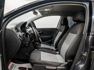 Седан Volkswagen Polo 2012 года, 875000 рублей, Красноярск
