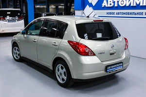 Седан Nissan Tiida 2006 года, 598000 рублей, Солонцы