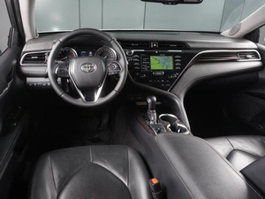 Седан Toyota Camry 2019 года, 2899000 рублей, Красный Пахарь