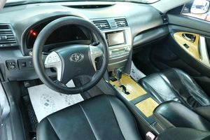 Седан Toyota Camry 2006 года, 989000 рублей, Омск