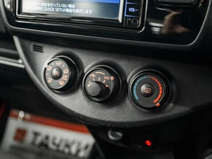 Хетчбэк Toyota Vitz 2019 года, 1000000 рублей, Красноярск