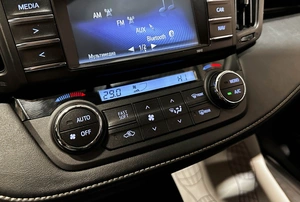 Внедорожник Toyota RAV4 2015 года, 2477000 рублей, Красноярск