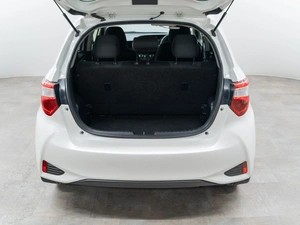 Хетчбэк Toyota Vitz 2019 года, 1030000 рублей, Красноярск
