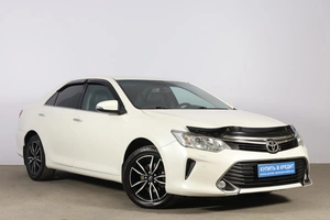 Седан Toyota Camry 2016 года, 1999000 рублей, Новосибирск