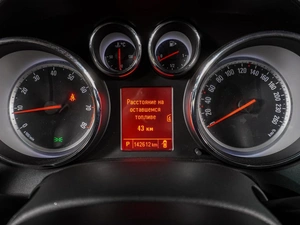 Хетчбэк Opel Astra 2012 года, 844000 рублей, Воронеж