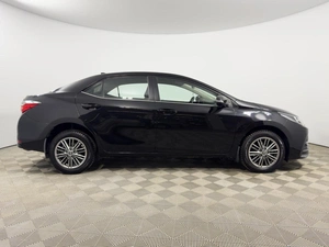 Седан Toyota Corolla 2018 года, 1698100 рублей, Казань
