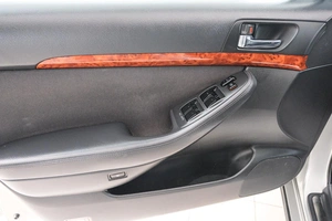 Универсал Toyota Avensis 2005 года, 1049000 рублей, Красноярск