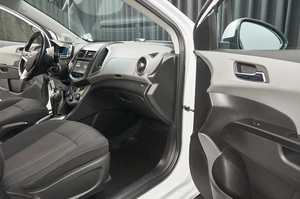 Седан Chevrolet Aveo 2014 года, 827000 рублей, Красноярск